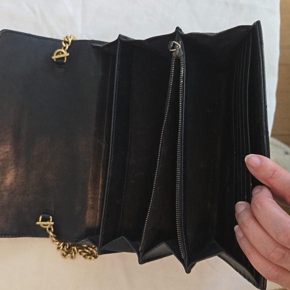 *Authentic* GG Gucci Marmont wallet on chain - Picture 4 of 14